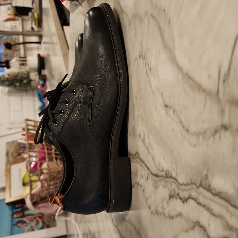 Mens dress shoes